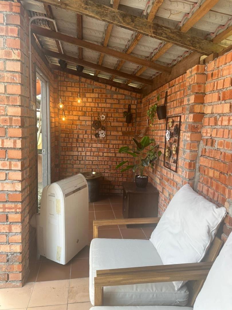 Lelangit Inn Porto Dickson Exterior foto